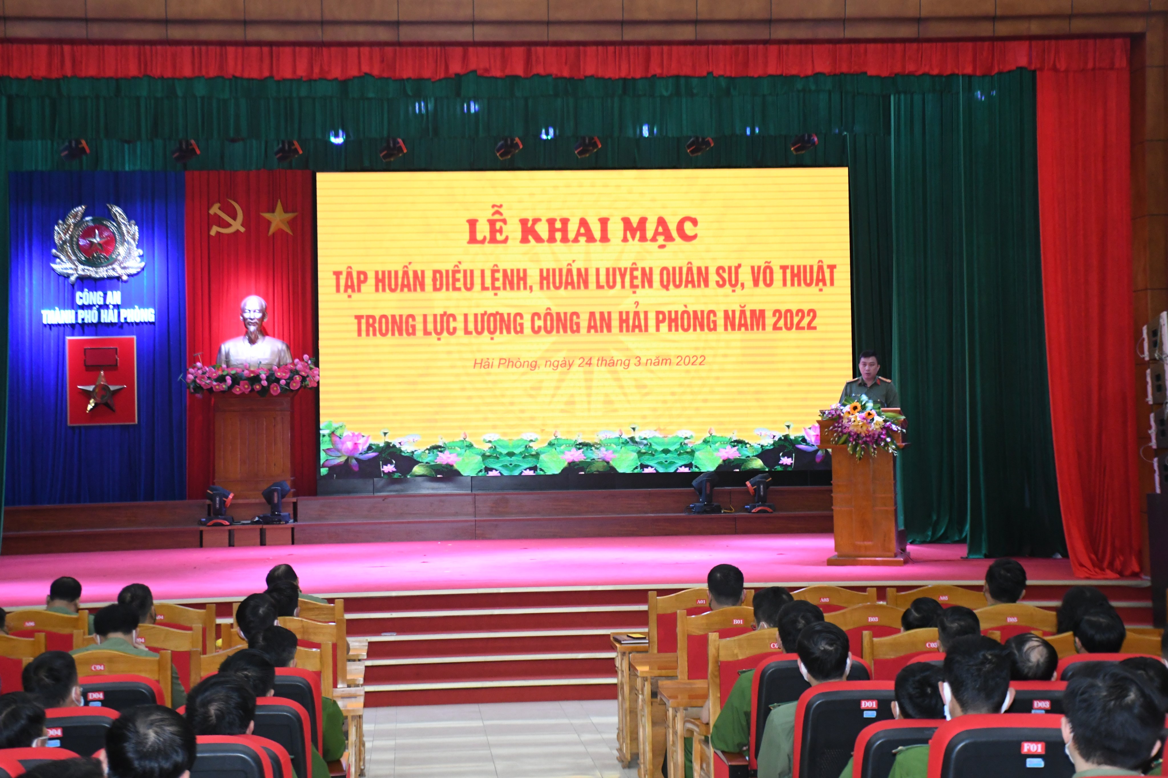 Khai mạc tập huấn điều lệnh, huấn luyện quân sự, võ thuật CAND năm 2022